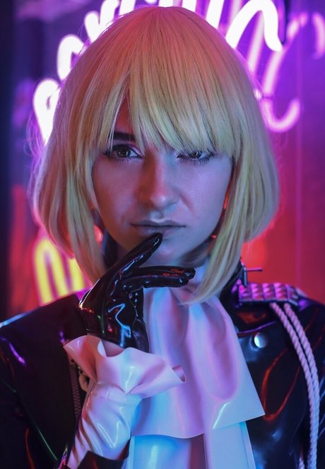 freepoisonne hot star pictures