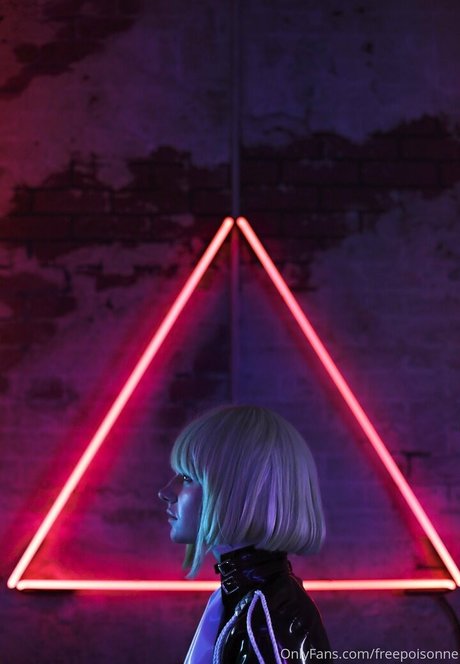 freepoisonne pretty actress pics