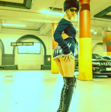 liittlekrissy pornstar hd picture