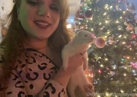 tragedyann model pretty image