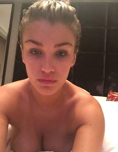 Amy Willerton Profile pic