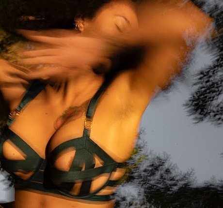 Jahkara Smith model adult images