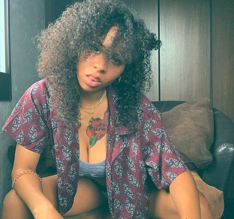 Jahkara Smith hot actress image