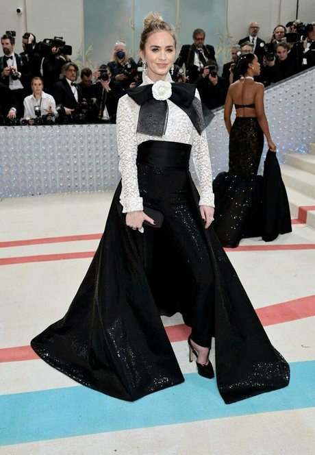 Emily Blunt high quality model pics