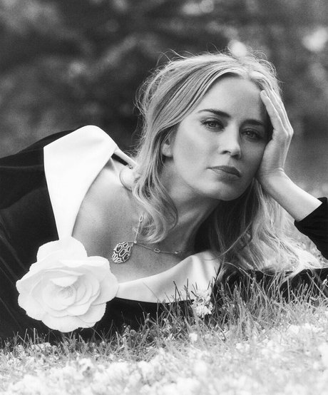 Emily Blunt star beautiful galleries