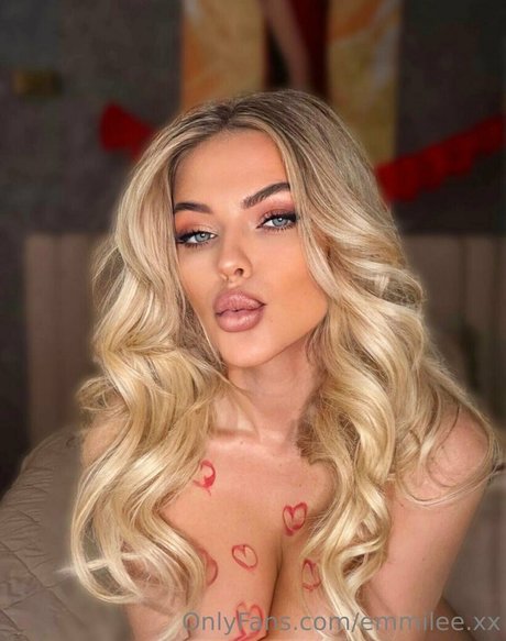 emmilee xx art pornstar pics