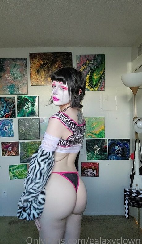 galaxyclown sexy model picture