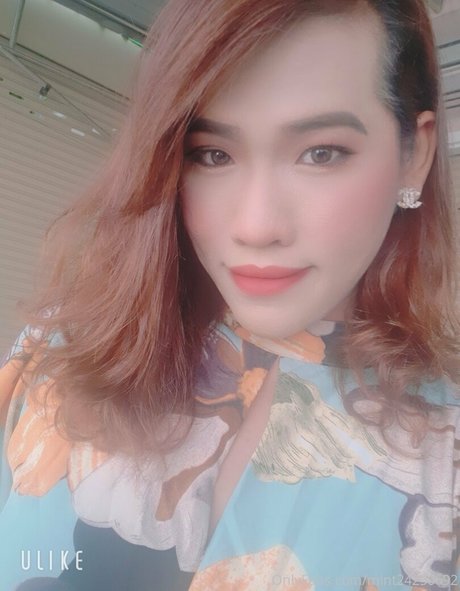 mint24230694 model hot photo