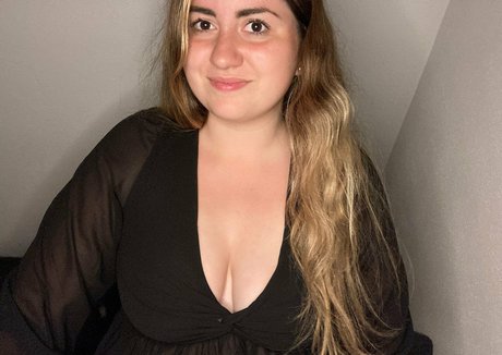 Molly Archer free pornstar gallery