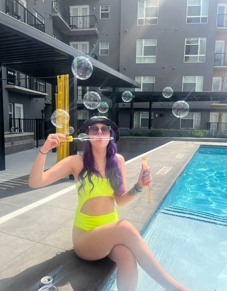 lolaxsparks pretty model pic