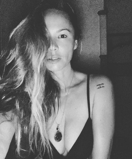 Moon Bloodgood hd actress img