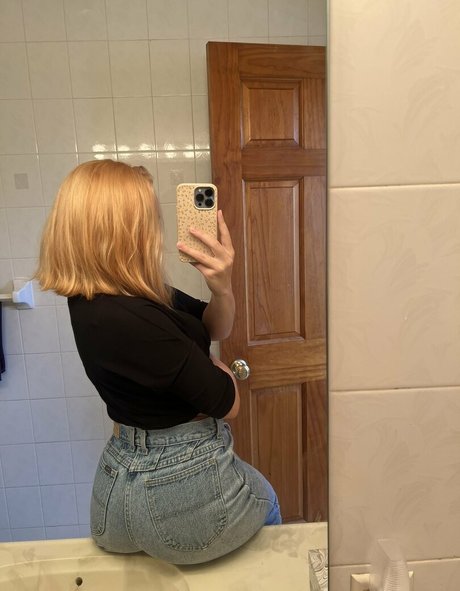 Erin Postsoffice nice model images