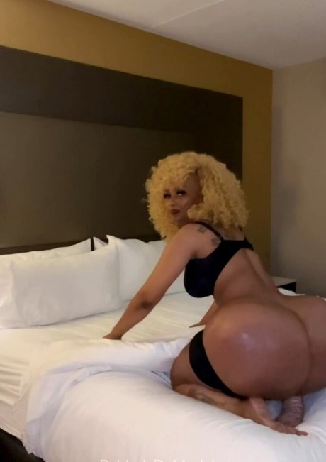 Pebbelz Da Model pornstar naked galleries