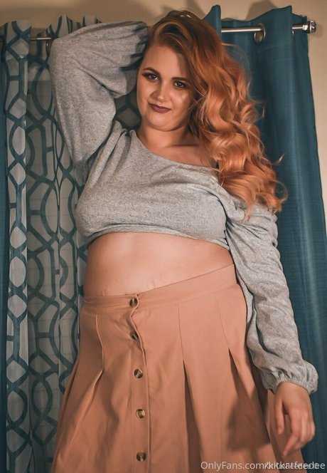 kinkycurvykat art star photos