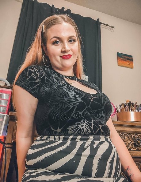 kinkycurvykat naked star gallery