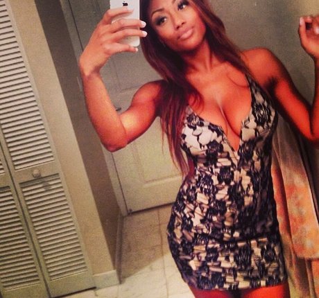 Vivi Panamera free model galleries