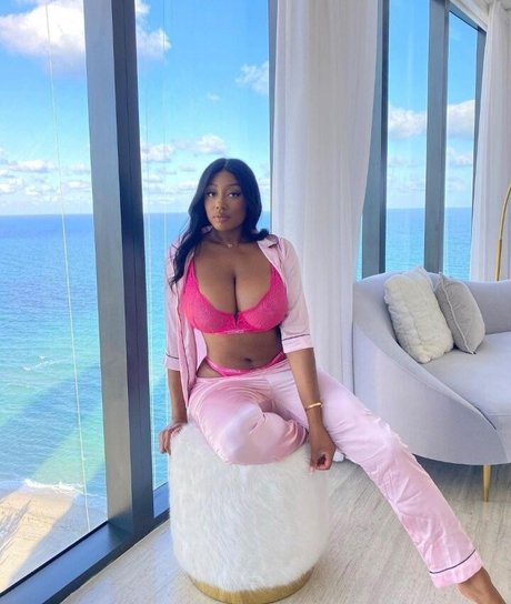 Vivi Panamera star nudes pictures