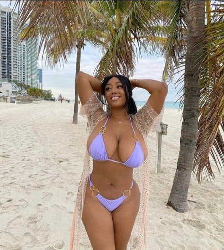 Vivi Panamera adult actress pic