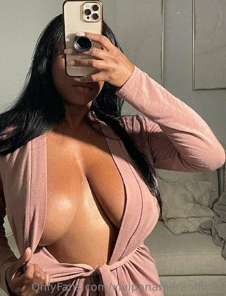 Vivi Panamera nude model pics