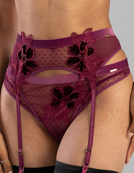 nikkirai_ erotic actress image