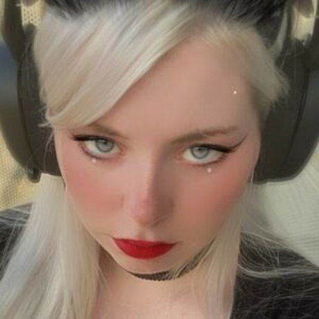 Alyatrosk pornographic star img