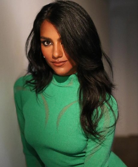 Simone Ashley star perfect image