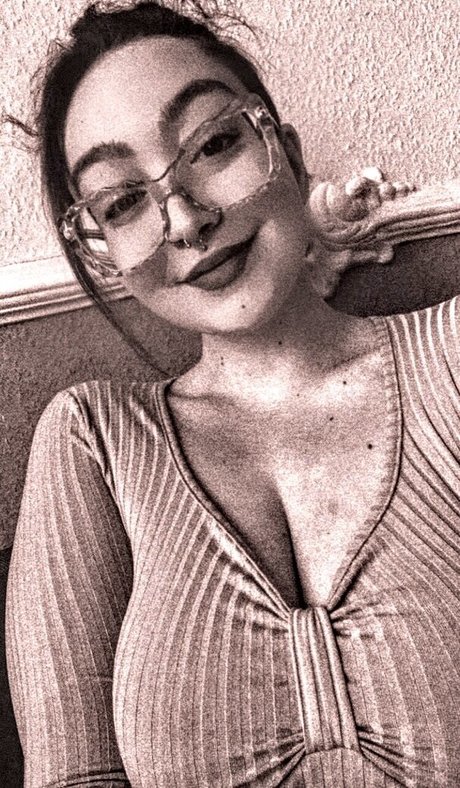 Baranyai Lanyok naked star images