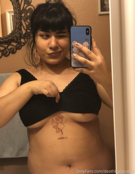 benadryldreams art model img