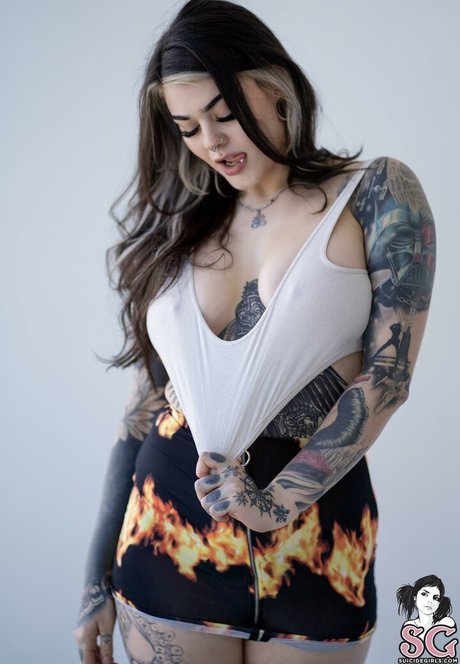 Sarahmoon model high quality images