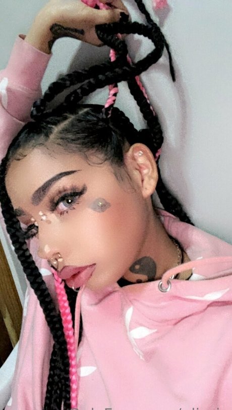 glizzjo exclusive pornstar image