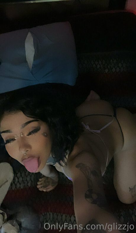 glizzjo top model picture