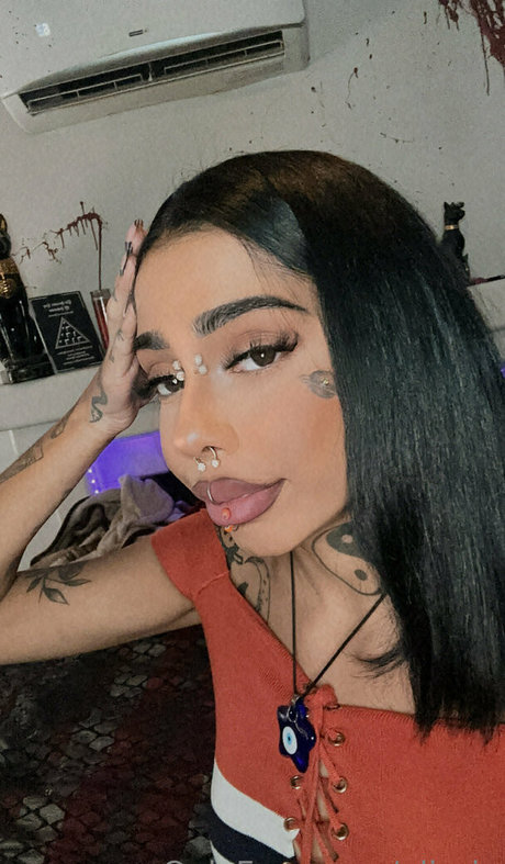 glizzjo nude star images