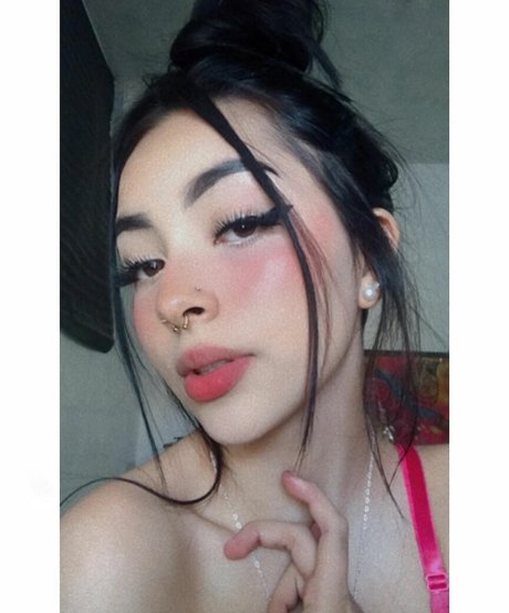 Yanni Garza pretty pornstar img