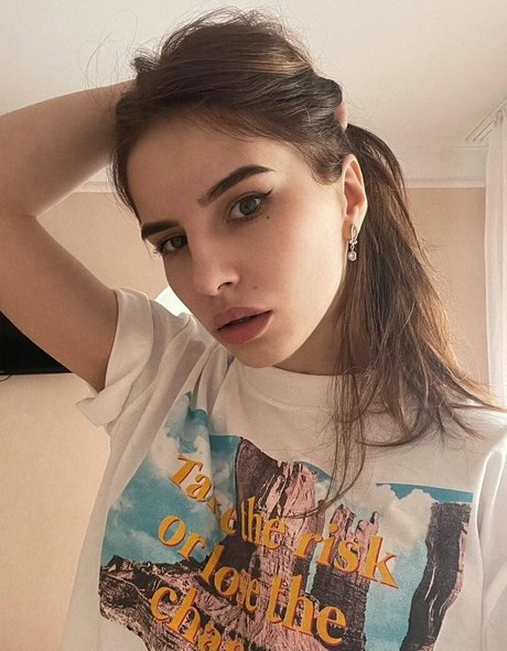 krisblow naked star img