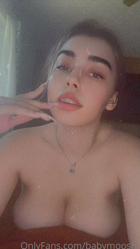 babymooshi high quality model images