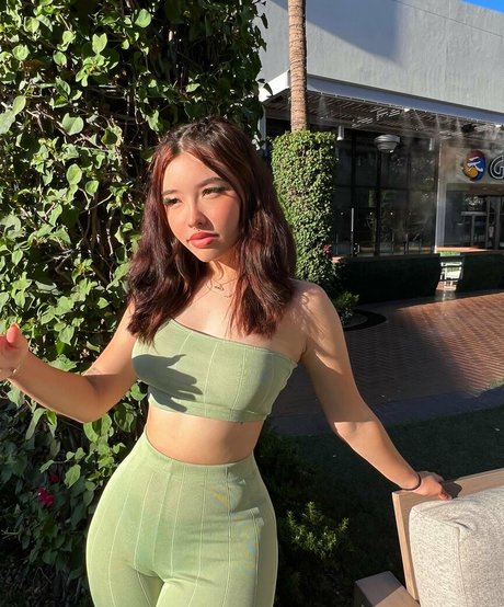 Alexaisobell pornographic actress gallery