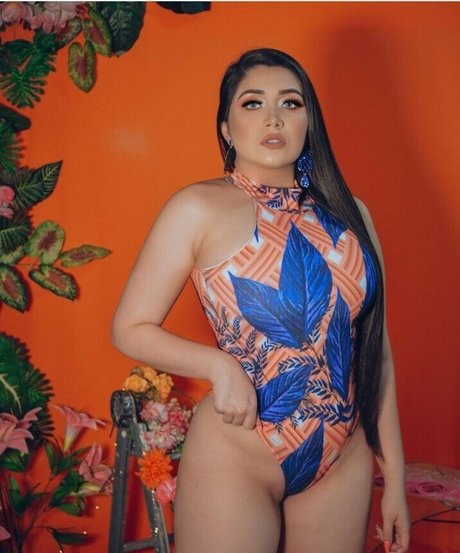 Luma Couttinho pretty model photo