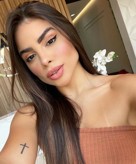 Hillary Fabii xxx model img