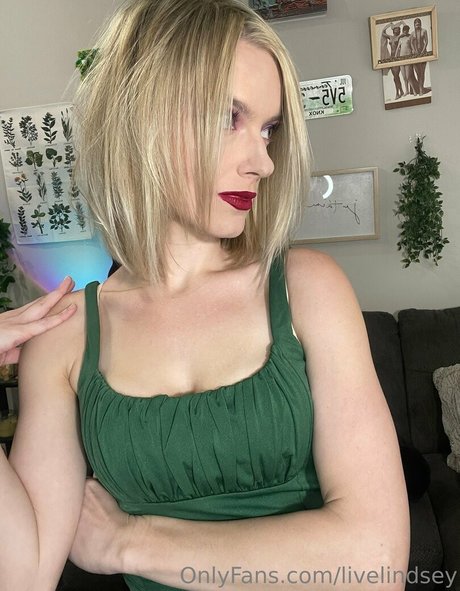 lilmisslindsey model adult pictures