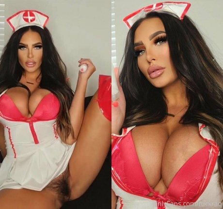 screwraq model nude images