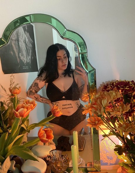 arianalgrande free actress pic