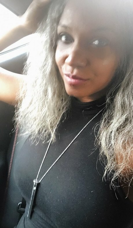 Sinnamon Love hot pornstar photos