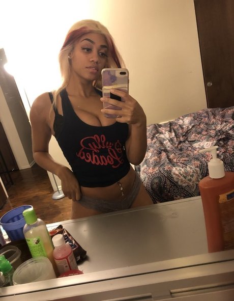 Rarrired adult model photos