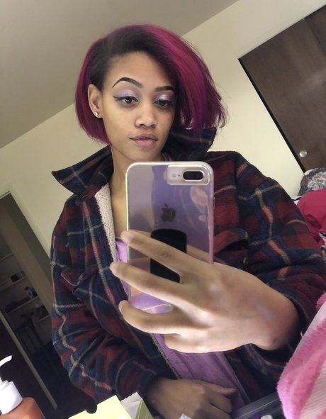 Rarrired sexy actress images