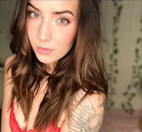 katherinesimmons art actress pics