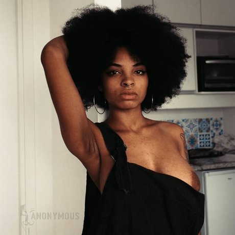 Molive model hd photo