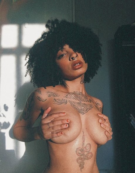 Molive porn model photos