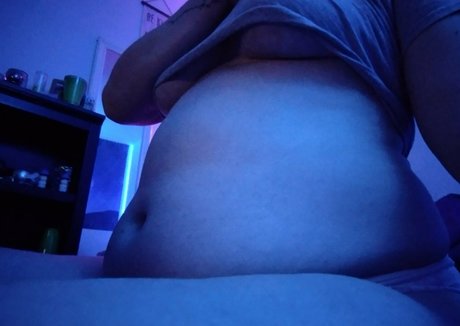 biggerplease nude actress archive