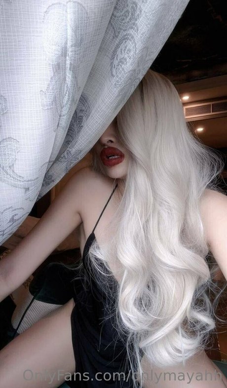 onlymayahh erotic star image