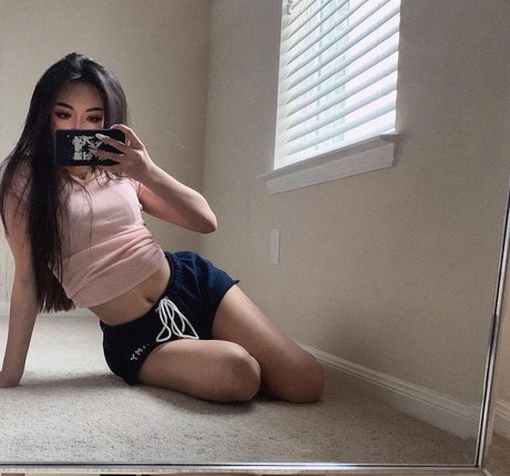 basedlilv pornstar art photo